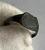 Item 095. Islamitisch Brons Ring - Middeleeuwen 10e–14e eeuw, Antiek en Kunst