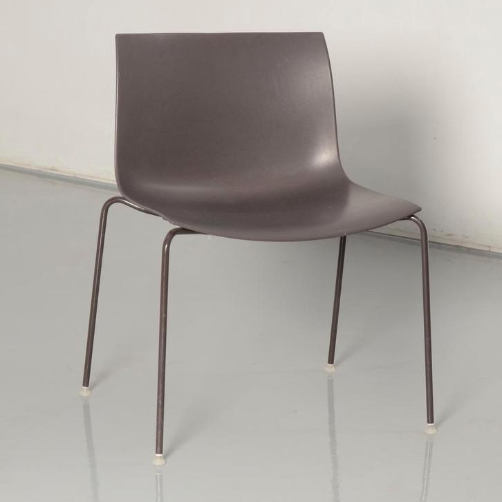 Arper Catifa 46 design kantinestoel, bruin, 4-poot onderstel, Huis en Inrichting, Stoelen, Ophalen of Verzenden