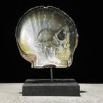 Snijwerk, NO RESERVE PRICE - Intricately Carved Mother of