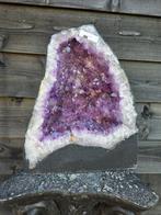 Geen veilingreserve € Grote amethist geode Amethist -, Verzamelen, Mineralen en Fossielen