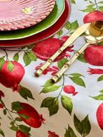 Geweven tafelkleed met bosbessen voor ruime tafels. -