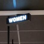 LED-Sign &quot;WOMAN&quot;, Ophalen of Verzenden