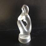sculptuur, Prachtige denkende vrouw gesatineerd glas - 15.5, Antiek en Kunst, Antiek | Glas en Kristal