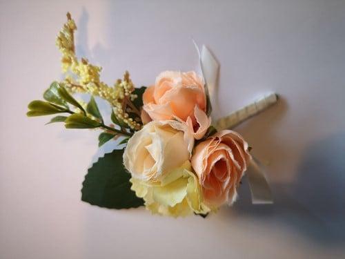 Luxe Corsage Zijden bloemen Zalm E Boutonnière met pinclip, Hobby en Vrije tijd, Knutselen, Nieuw, Ophalen of Verzenden