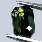 1 pcs Groen Saffier - 0.75 ct - Instituto Gemólogico Español, Nieuw