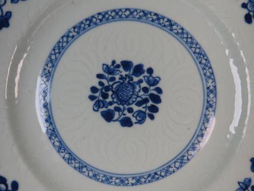 Qianlong (1735-1796) - Bord - Finely Carved Anhua, Antiek en Kunst, Antiek | Overige Antiek