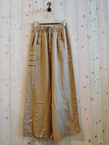 Linnen broek met uitlopende pijpen - decoratieve strepen beschikbaar voor biedingen