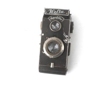 Een Welta Superfekta camera, Duitsland, ca. 1935 beschikbaar voor biedingen