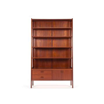 Mid-Century vintage boekenkast ontwerp Poul M. Volther beschikbaar voor biedingen