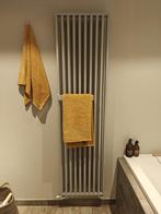Radiator designradiator met handdoekbeugel grijs vasco 0032, Doe-het-zelf en Verbouw, Verwarming en Radiatoren, Ophalen, Nieuw
