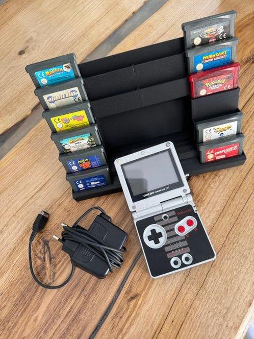 Nintendo - Gameboy Advance SP - nes édition avec jeux -, Spelcomputers en Games, Spelcomputers | Overige Accessoires