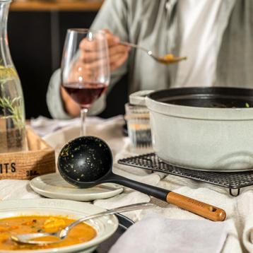 GGM Gastro | STAUB | Soeplepel - 310mm - Siliconen - Zwart | beschikbaar voor biedingen