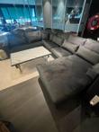 Grijze hoekbank Moon op voorraad voor  € 1795,-
