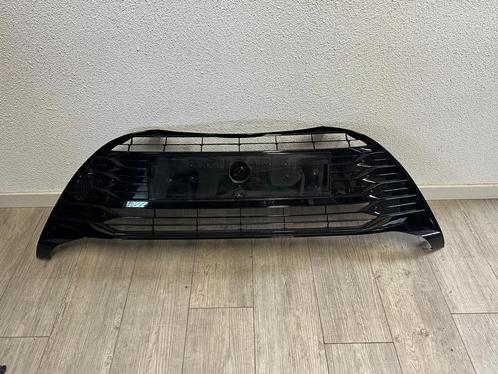 Toyota Yaris Grille 53102-0D130, Auto-onderdelen, Carrosserie en Plaatwerk, Gebruikt, Toyota, Voor, Ophalen