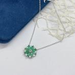 ***GEEN VEILINGRESERVE*** 1,4 ct smaragd hanger Elegante