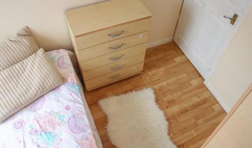 Te Huur Kamer Plaats In Den Haag, Huizen en Kamers, Kamers te huur, Minder dan 20 m², Den Haag