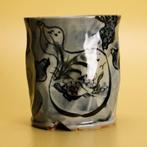 Handgemaakte Yunomi-theekop met kalebas- en orchidee-ontwerp