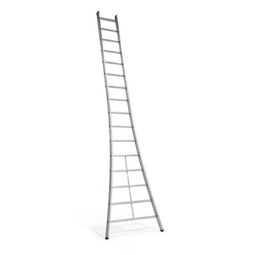 Gebruikte enkel rechte ladder 16 treden, Doe-het-zelf en Verbouw, Ladders en Trappen, Ophalen of Verzenden
