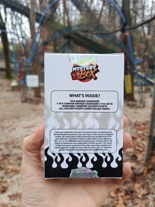 Pokémon - 1 Mystery box - Iconic Mystery Box Charizard 30 -, Hobby en Vrije tijd, Verzamelkaartspellen | Pokémon