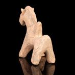 Oud-Oosterse Terracotta paard met punctaat ornament (Zonder