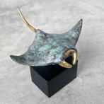 sculptuur, NO RESERVE PRICE - Sculpture Manta Ray on a Base