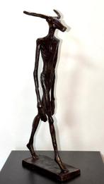 Abdoulaye Derme - sculptuur, Minotaure en marche - 47 cm -
