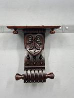 Grote, zware wandconsole – rijk gedetailleerd houtsnijwerk -, Antiek en Kunst