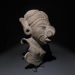 Maya Terracotta Figuur. ca. 600 - 900 n.Chr. 18 cm hoog.