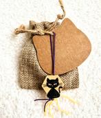 10 hartvormige kartonnen kaartjes bruin, wit of rood, Hobby en Vrije tijd, Knutselen, Verzenden, Nieuw, Materiaal