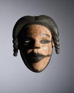 sculptuur - Gekozen Ogoni-masker - Nigeria