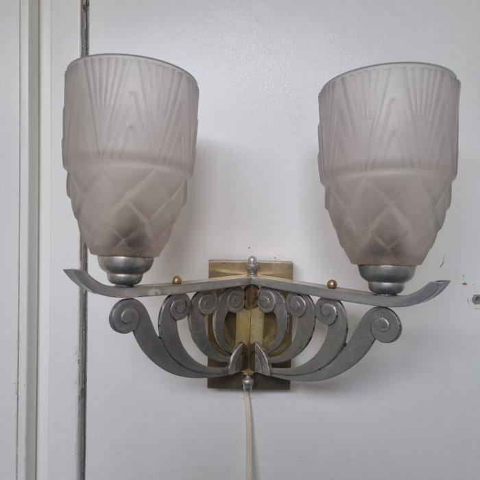 Wandlamp - vernikkeld koper, brons. persglas, Antiek en Kunst, Kunst | Designobjecten