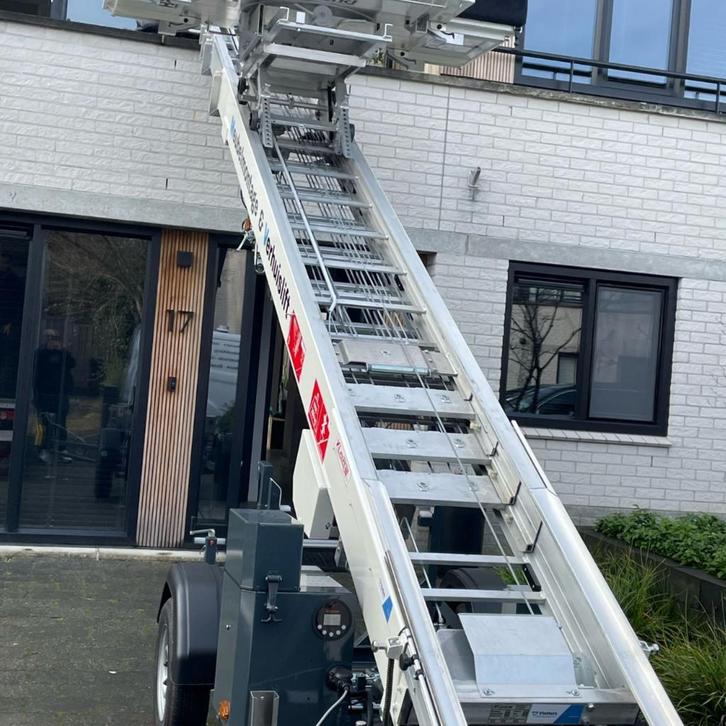 Goedkoopste verhuislift met bediener - Spoed - verhuis lift, Diensten en Vakmensen, Verhuizers en Opslag, Bedrijfsverhuizingen