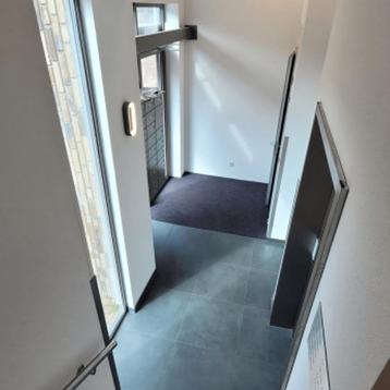 Gemeubileerd appartement met balkon en parkeergele... beschikbaar voor biedingen