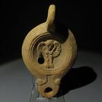 Oud-Romeins Terracotta Olielamp met een zeemeermin. 1e-3e