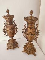 Urn (2) - Koud geverfd brons - bronzen urnen op voetstuk, Antiek en Kunst