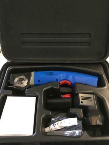 Stof/textiel/kleding snijmachine 50mm op accu! 1 beschikbaar voor biedingen