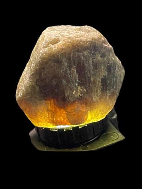 Saffier Ongewone Stuk! Zeldzame Bicolor Saffier. 189,5 Ct., Verzamelen, Mineralen en Fossielen