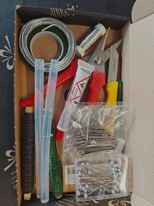 Kerstpakket hobby en bloemschikken 30 startpakket, Hobby en Vrije tijd, Knutselen, Nieuw, Ophalen of Verzenden