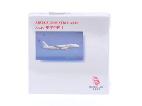 Schaal 1:500 Herpa 501700 Dragonair Airbus A320-200 Reg...., Hobby en Vrije tijd, Modelbouw | Vliegtuigen en Helikopters, Zo goed als nieuw