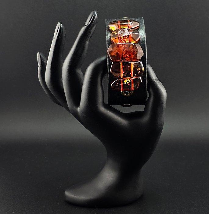 Amber & Leather Fusion – Diepe Cognac Edelsteen Segmenten in, Antiek en Kunst, Curiosa en Brocante