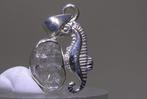 Herkimer Hanger - Hoogte: 29 mm - Breedte: 16 mm- 3.65 g -