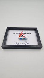 Lijst- Mini Sneaker AJ1 Air Jordan 1 Fearless Melody, Antiek en Kunst, Kunst | Designobjecten