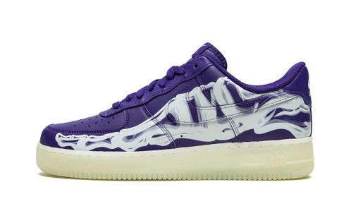 Nike Air Force 1 Low Purple Skeleton Halloween (2021) - 36.5, Kleding | Dames, Schoenen, Sneakers of Gympen, Nieuw, Verzenden