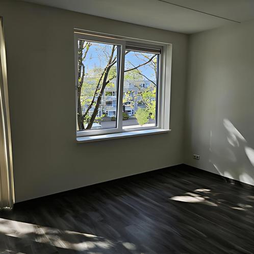 Appartement met balkon, gemeubileerd en parkeervergunning, Huizen en Kamers, Huizen te huur, Direct bij eigenaar, Appartement