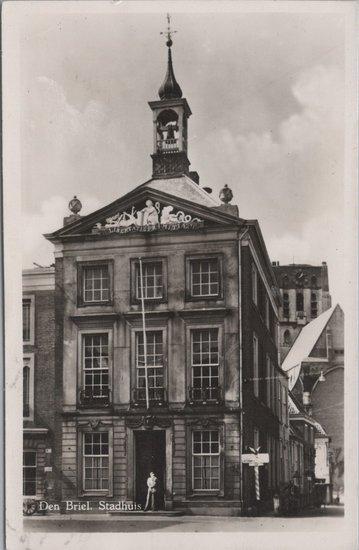 DEN BRIEL - Stadhuis, Verzamelen, Ansichtkaarten | Nederland, Verzenden