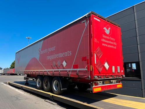 Kögel schuifzeil oplegger | zijborden | trommelremmen, Auto's, Vrachtwagens, Aanhangers en Opleggers