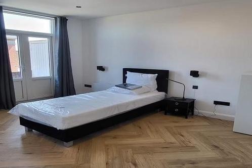 Studio Abrikozenstraat in Den Haag, Huizen en Kamers, Kamers te huur, 20 tot 35 m², Den Haag
