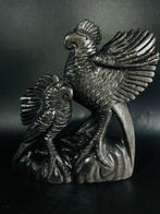 Zwarte obsidiaan papegaaienkoppel beeldhouwwerk – Met de