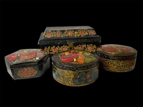 Sieradendoos - Papier-maché in Qajar-stijl, Antiek en Kunst, Kunst | Niet-Westerse kunst