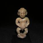 Oud-Egyptisch Faience Pataikos-amulet. 6,7 cm hoog. 664–332